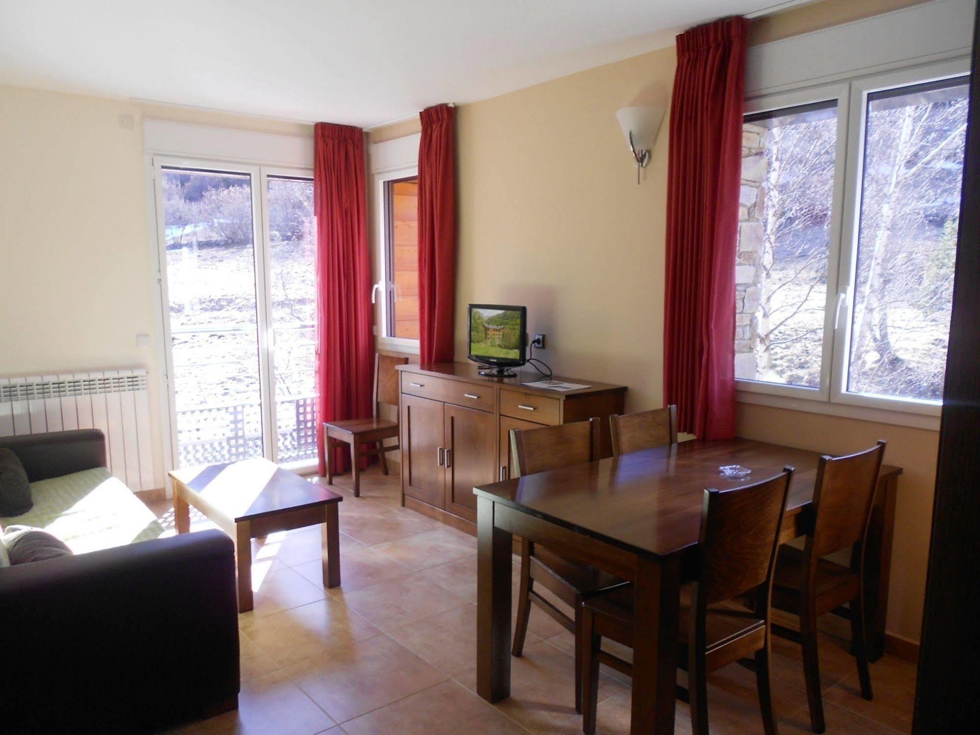 Aparthotel Rialb Эл Серрат Экстерьер фото