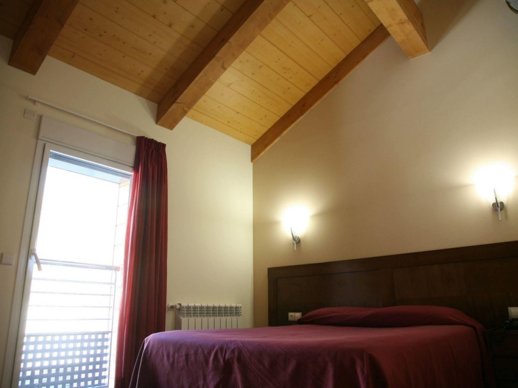 Aparthotel Rialb Эл Серрат Экстерьер фото